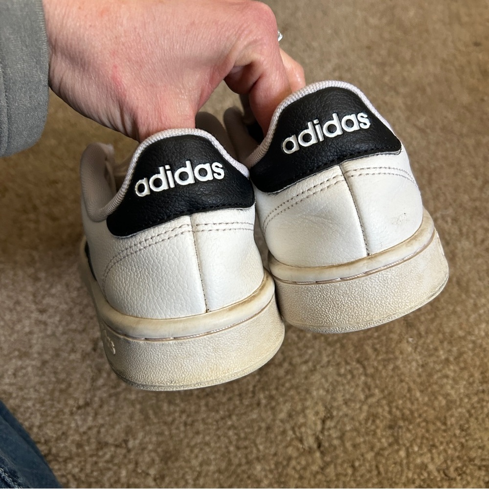 Adidas Women’s Classic Black & White Sneakers Size 7 - Picture 6 of 9